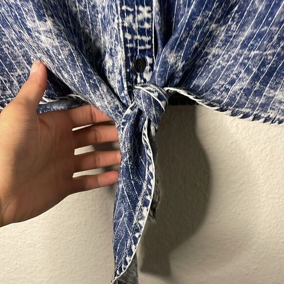 Splendid Women's Tie Front Shirt Size Small - Picture 4 of 9